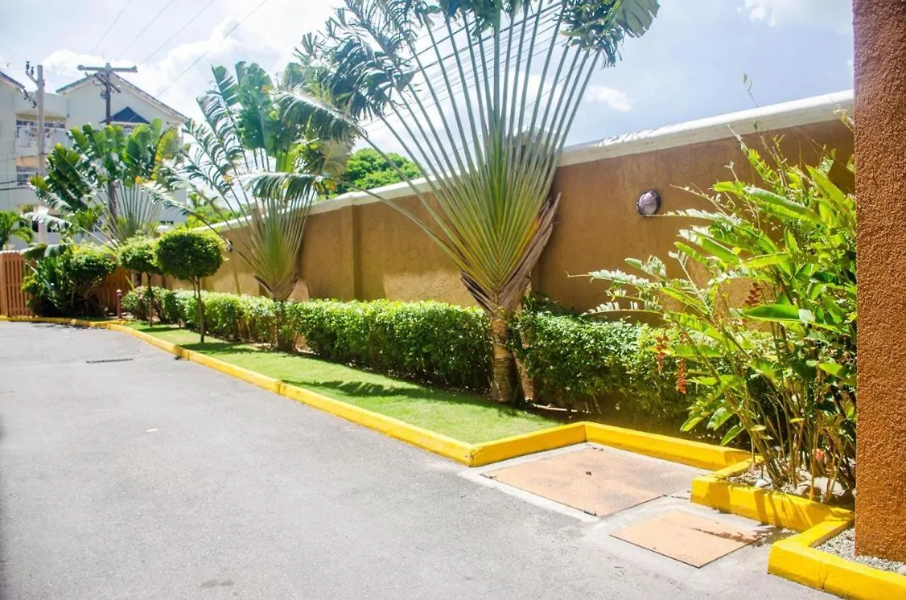 Two Bedroom Apartment New Kingston Giamaica